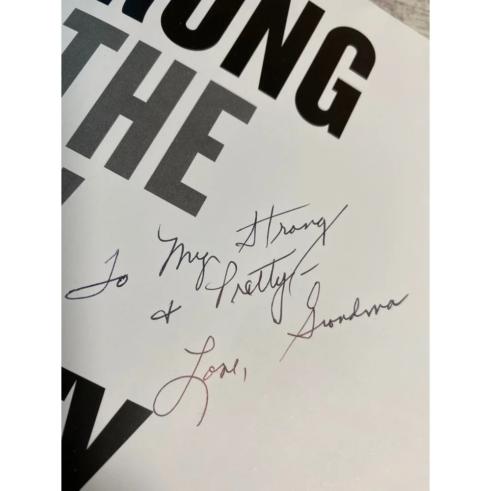 Strong Is the‎ New Pretty Kate Parker 2017 Photography Empower Female Girl Book